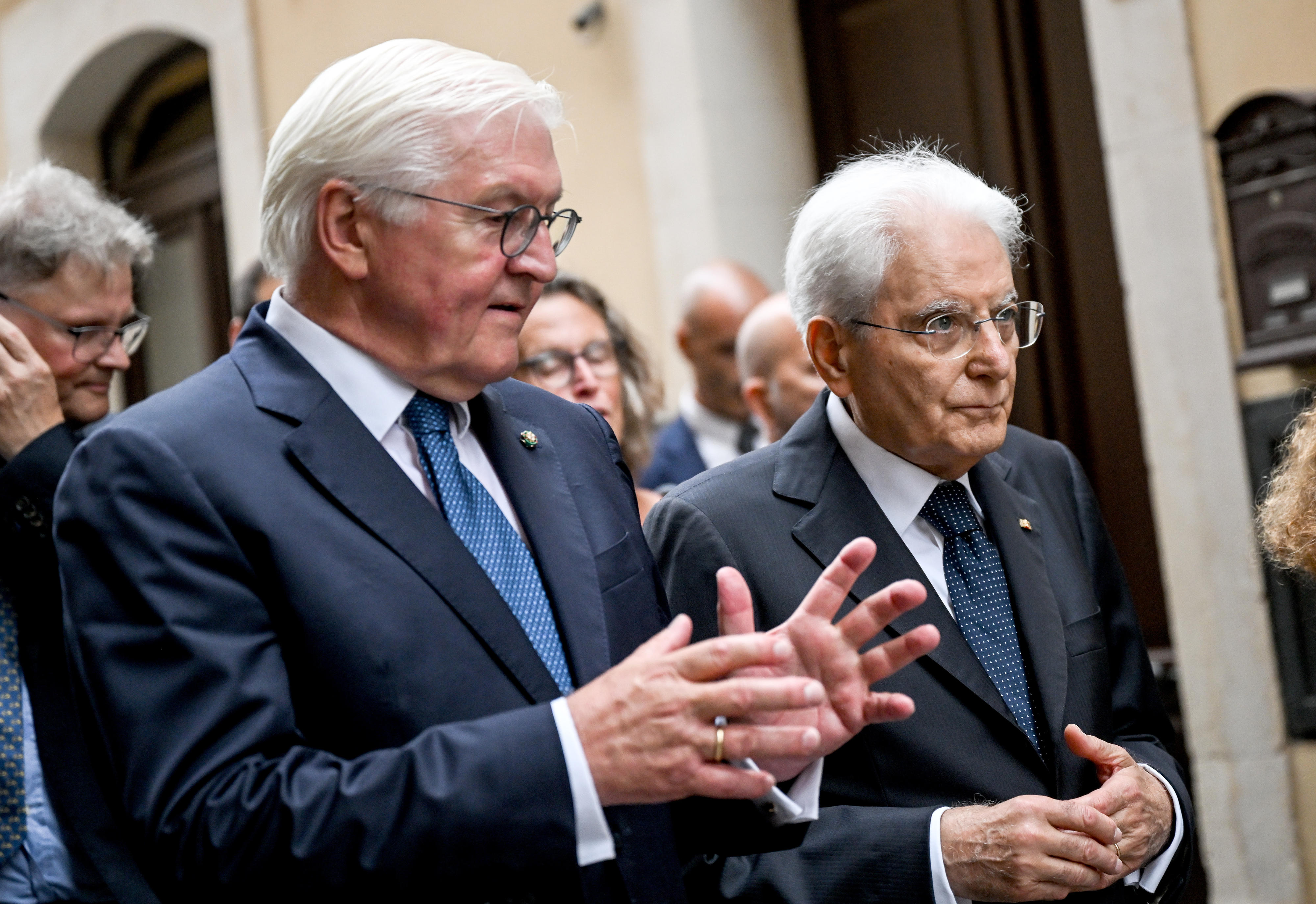 Le président allemand, Frank-Walter Steinmeier, et son homologue italien, Sergio Matterella, en Sicile