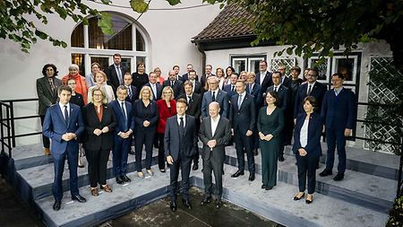 Erstes deutsch-französisches Regierungsseminar – Zukunftsfragen und Weltpolitik standen im Mittelpunkt der Diskussionen