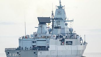 La frégate « Hessen » durant une opération en mer Rouge